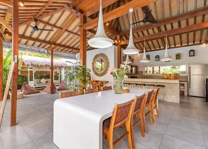 Villa Sukacita - Family Friendly 4br Eat Street 900m Walk To