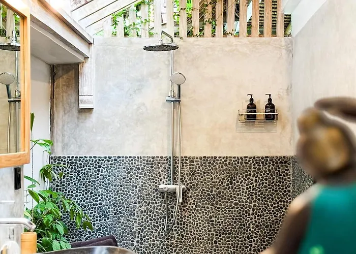 Villa Sukacita - Family Friendly 4br Eat Street 900m Walk To *