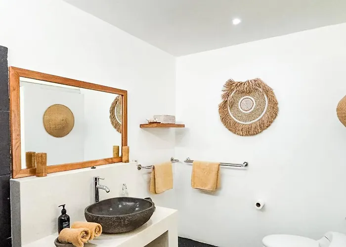 Sukacita - Family Friendly 4br Eat Street 900m Walk To Seminyak (Bali)