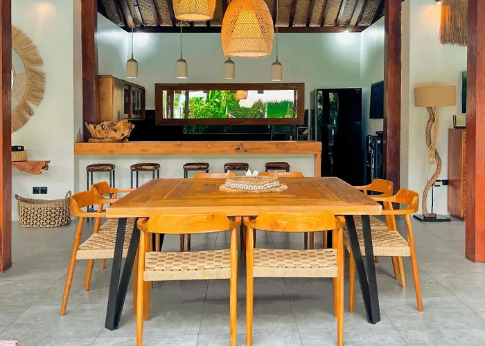 Sukacita - Family Friendly 4br Eat Street 900m Walk To Villa Seminyak (Bali)