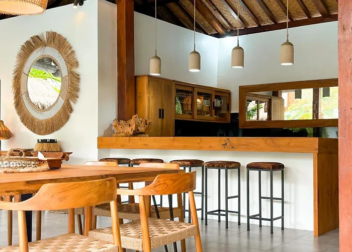 Villa Sukacita - Family Friendly 4br Eat Street 900m Walk To *